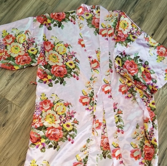 Floral Robe - Picture 3 of 3